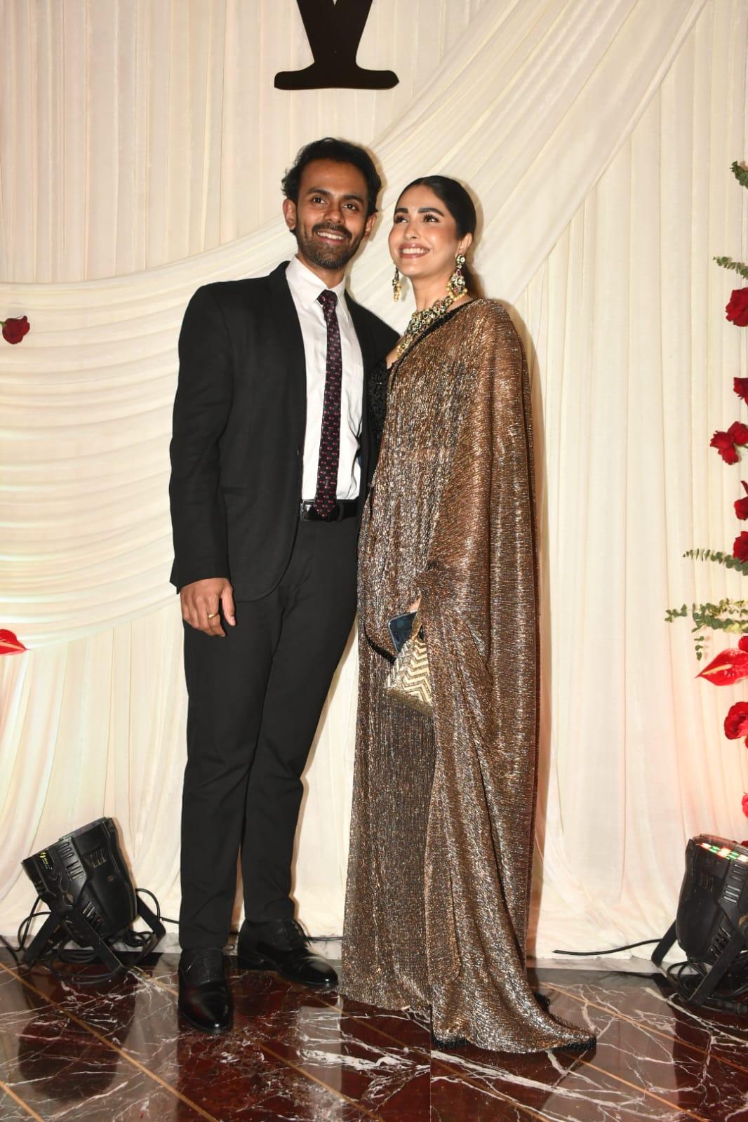 <p>Playback singer Anusha Mani arrived with husband Sangeet Haldipur to congratulate the newlyweds. She stunned in golden ensemble.</p>